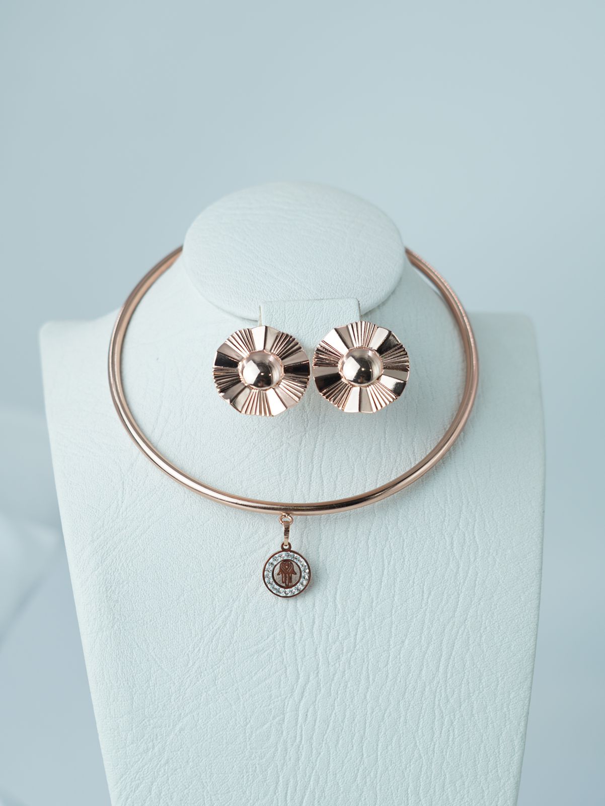 Combo: Aro Cuello + Aretes Diseño Varios (Rosa, Florales, Nudo)