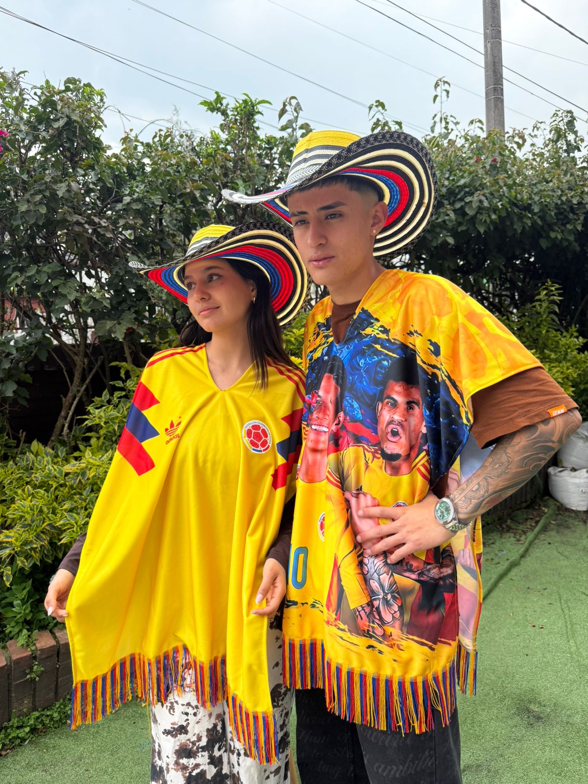Combo Poncho + Sombrero Selección Colombia