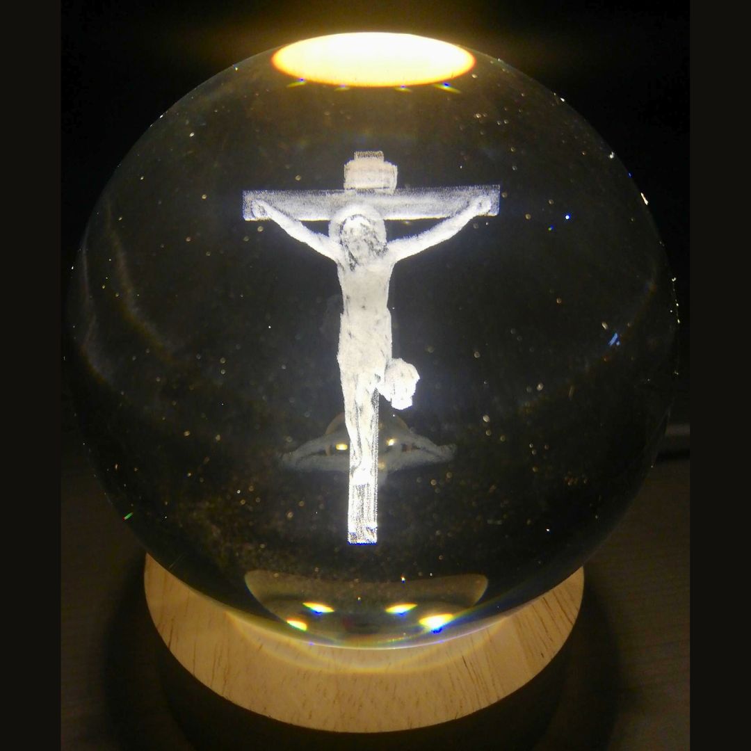 Esfera de cristal 3D - Jesus Crucificado