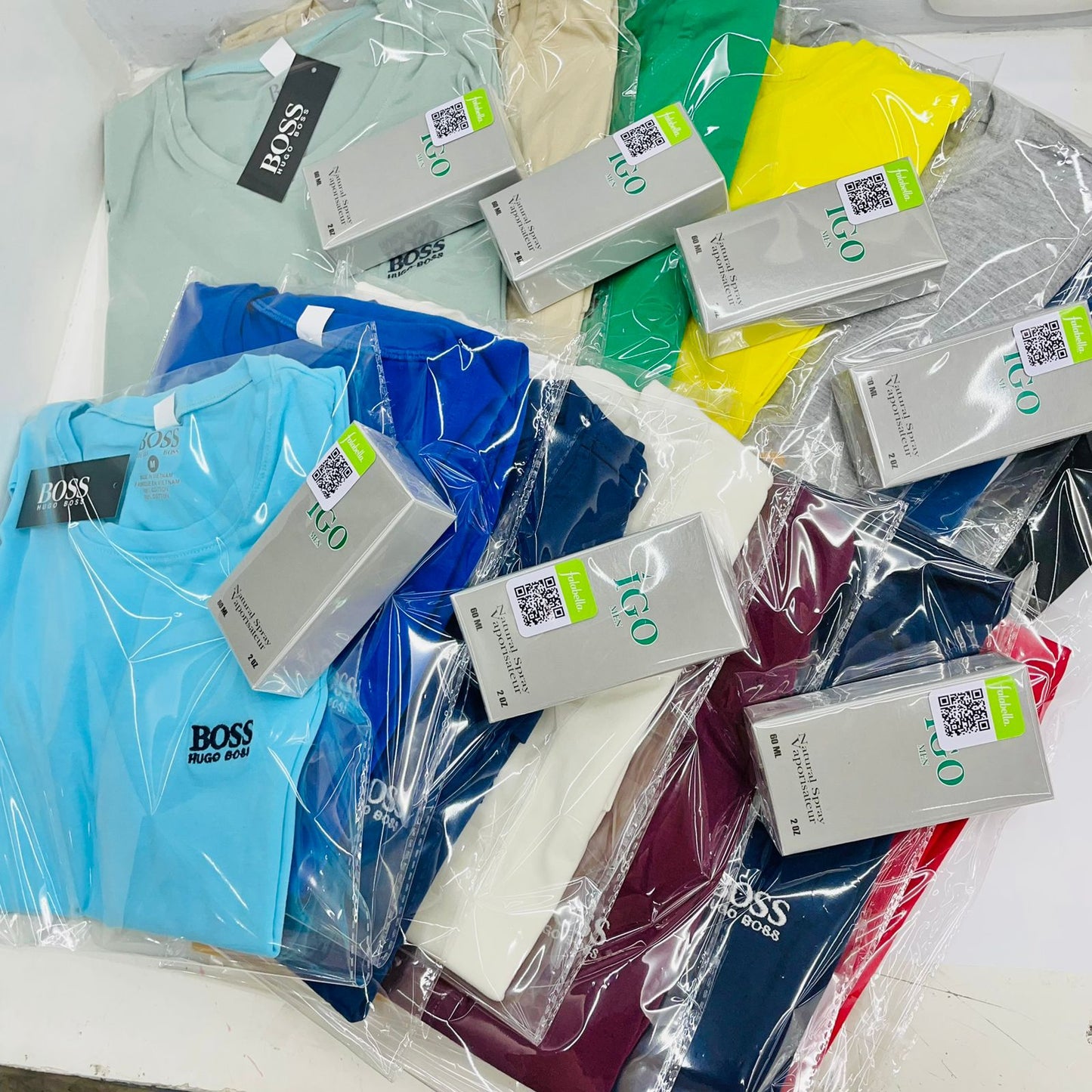 Combo Caballero: 5 Camisetas Hugo Boss + Perfume con Fragancia Acqua Dio Gio
